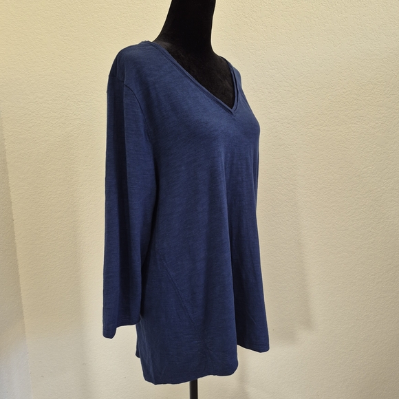 Chico's Deep Blue Size 3 Long Sleeve V-Neck Top - Picture 3 of 10